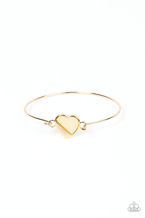 Hidden Intentions - Gold heart bracelet