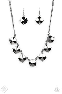 Paparazzi The SHOWCASE Must Go On❤️black gunmetal hematite necklace